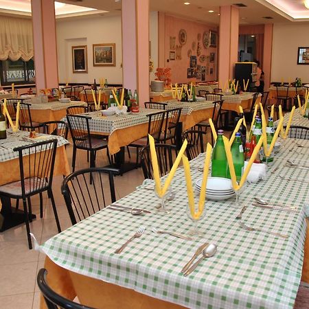 Hotel Ristoro Беллария-Иджеа-Марина Экстерьер фото