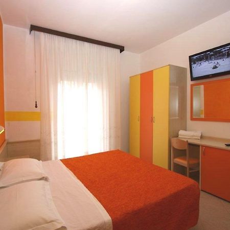 Hotel Ristoro Беллария-Иджеа-Марина Экстерьер фото