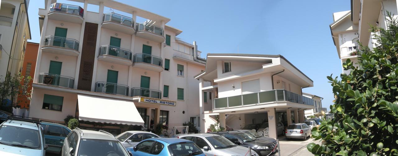 Hotel Ristoro Беллария-Иджеа-Марина Экстерьер фото